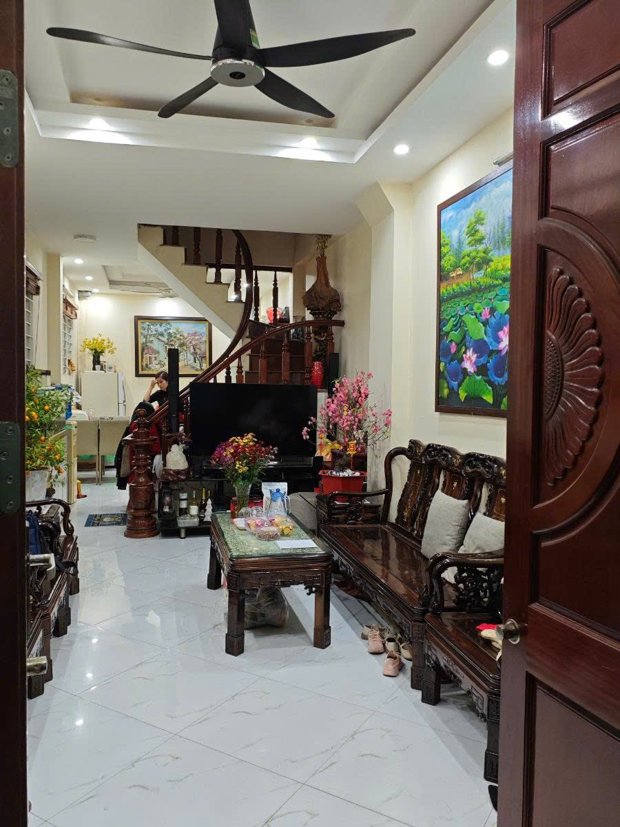 Bán nhà Bạch Đằng, Hai Bà Trưng 56/37m x 4T x 4PN, ô tô, KD, giá 8 tỷ. LH: 0366051369 - Ảnh chính