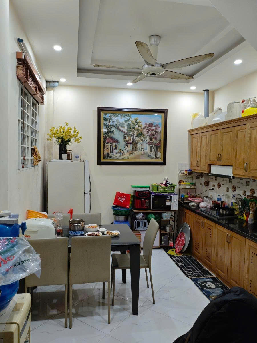 Bán nhà Bạch Đằng, Hai Bà Trưng 56/37m x 4T x 4PN, ô tô, KD, giá 8 tỷ. LH: 0366051369 - Ảnh 1