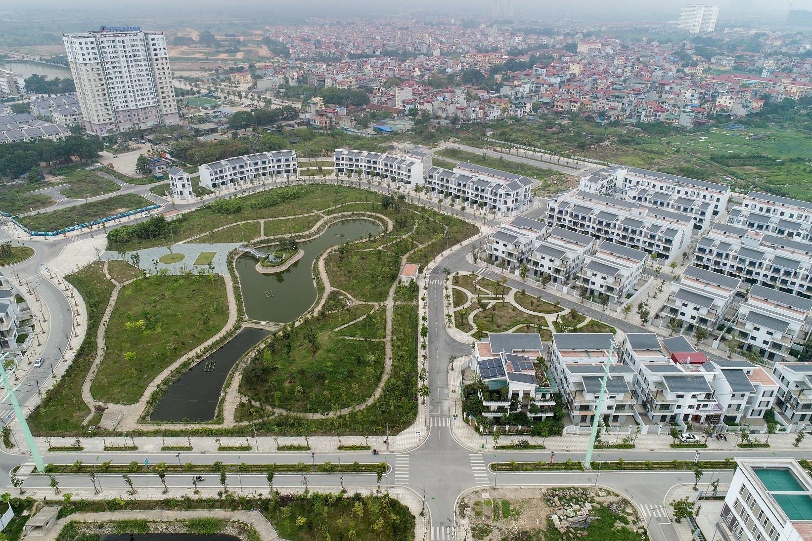 Bán Biệt thự Nam Từ Liêm, KĐT Xuân Phương, view sân bóng, 181m, 4T, giá 30 tỷ - Ảnh chính