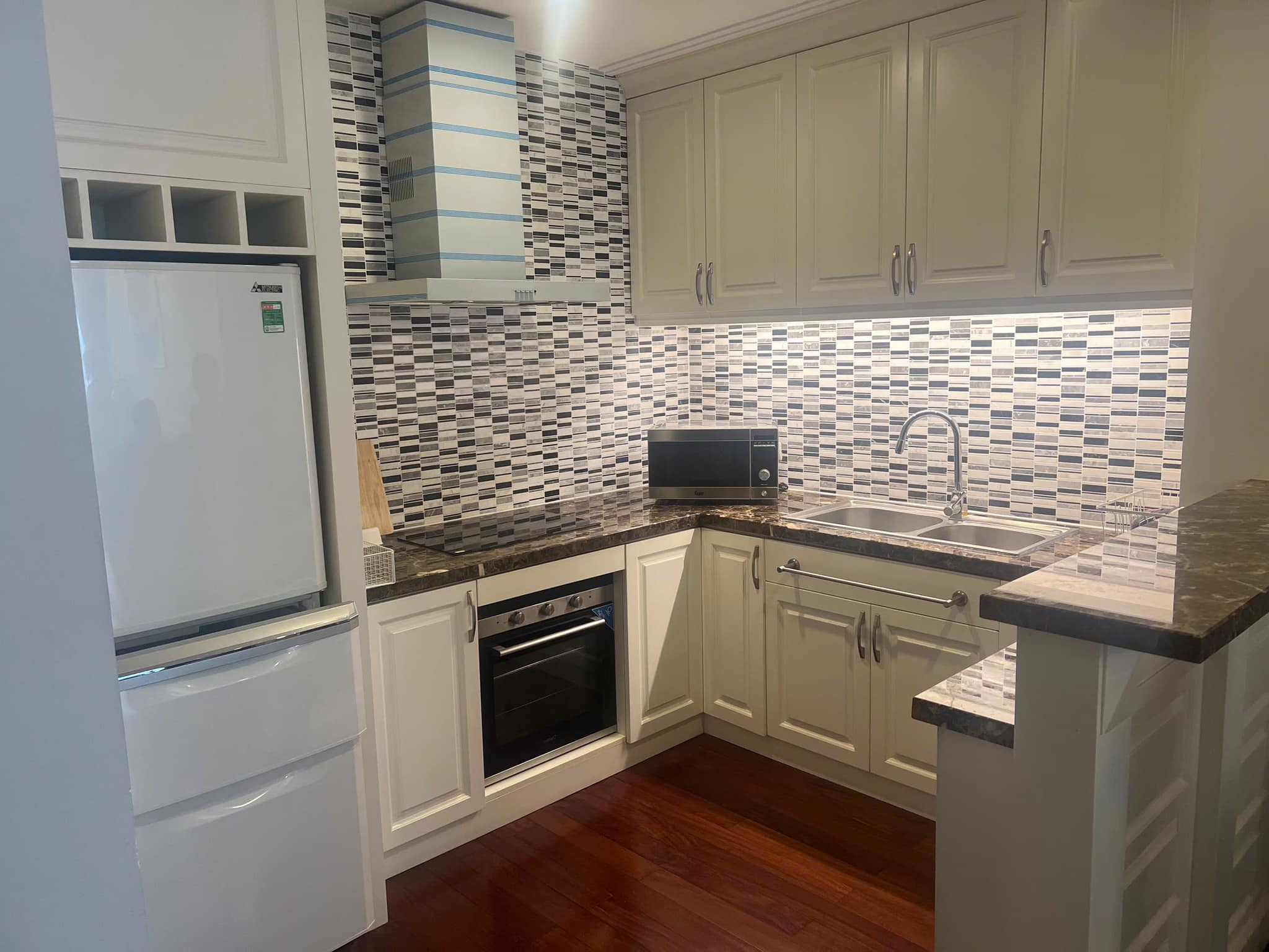 Bán tòa văn phòng mặt phố Nguyễn Du, 170m2, 10 tầng thang máy, mặt tiền 7m, 203 tỷ, kinh doanh đỉnh - Ảnh 3