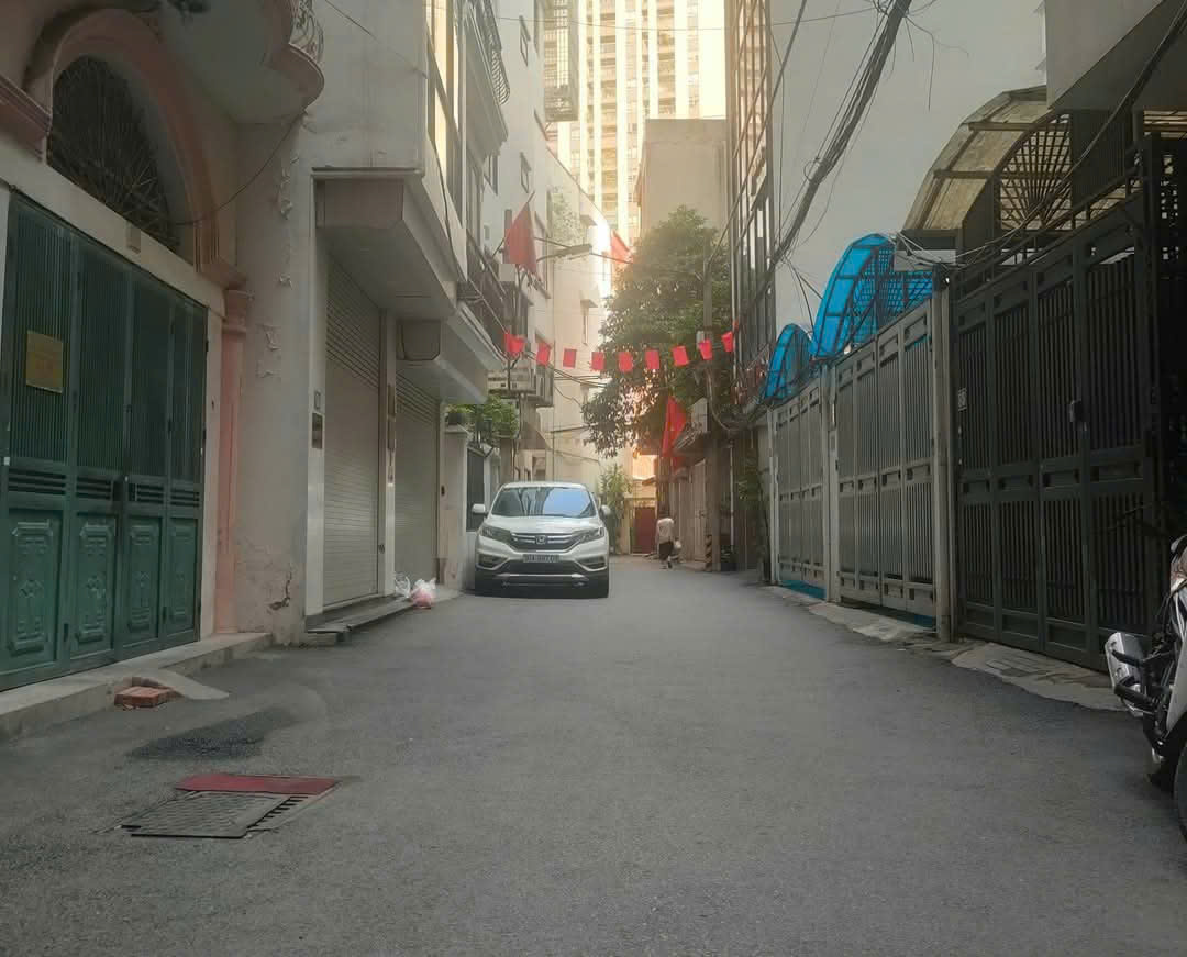 BÁN NHÀ HOÀNG QUỐC VIỆT, PHÂN LÔ, ÔTÔ VÀO NHÀ, DÂN XẤY 5 TẦNG, 68M2 NHỈNH 15 TỶ - Ảnh 3