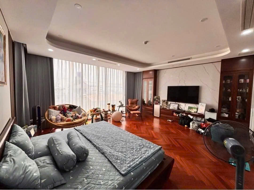 BÁN NHÀ HOÀNG QUỐC VIỆT, PHÂN LÔ, ÔTÔ VÀO NHÀ, DÂN XẤY 5 TẦNG, 68M2 NHỈNH 15 TỶ - Ảnh 2
