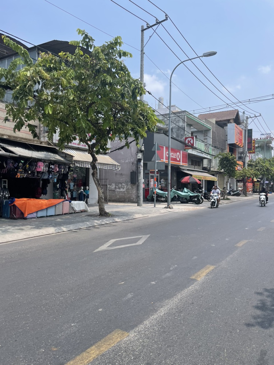 Bán nhà mặt tiền 4,3x27m giá 10,7 tỷ TL, Mặt tiền Nguyễn Ảnh Thủ, Quận 12 - Ảnh 1