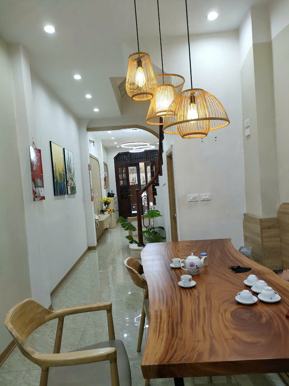 Bán nhà phân lô Hoàng Quốc Việt, ô tô vòng quanh, vỉa hè 44m, 5 tầng, giá 15,3 tỷ - Ảnh 1