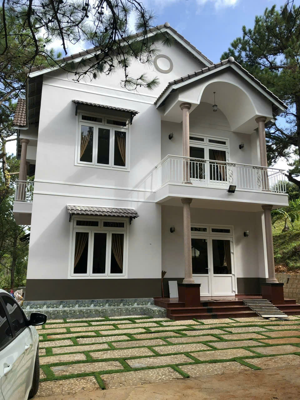 CHO THUÊ VILLA SÂN VƯỜN 5 PHÒNG TOẠ LẠC RỪNG THÔNG PHƯỜNG 8 ĐÀ LẠT GIÁ 25TR - Ảnh chính