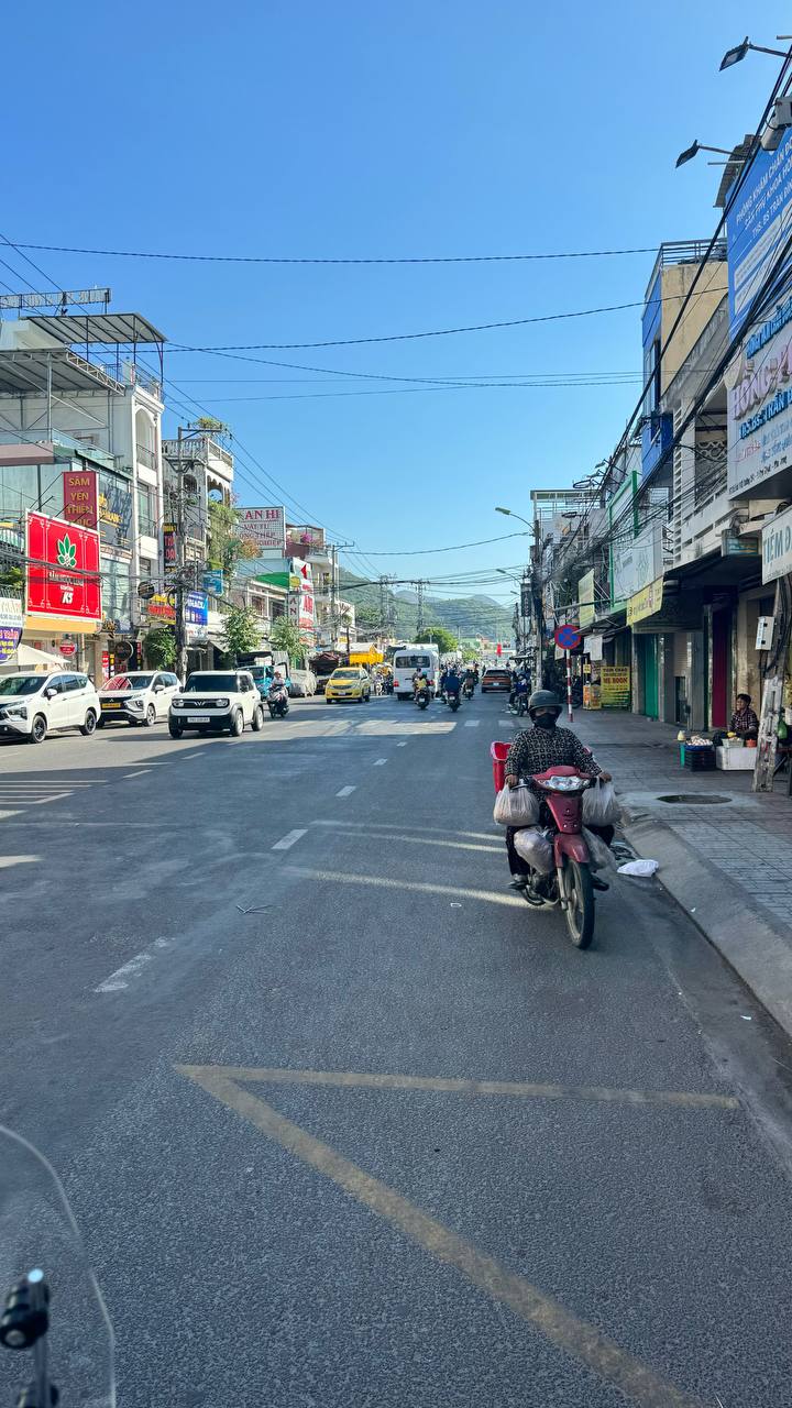 BÁN NHÀ 5 TẦNG ĐƯỜNG 2/4 - P. VẠN THẠNH - NHA TRANG - Ảnh 3