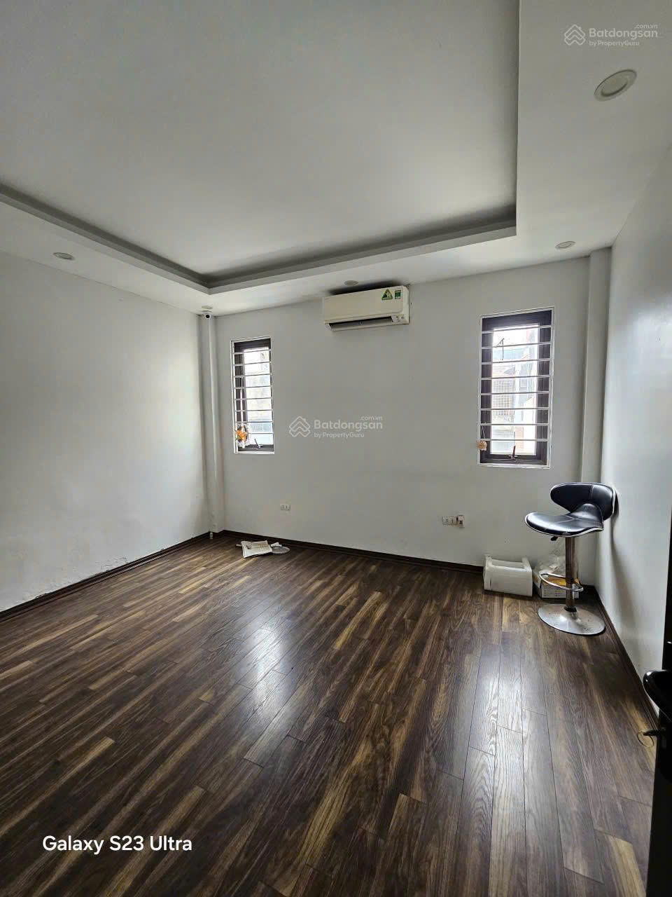 Chính chủ bán nhà ngõ 99 Nguyễn Chí Thanh, ô tô tránh, đỗ trong nhà, có gara, 6 tầng, 10 phòng ngủ - Ảnh 3