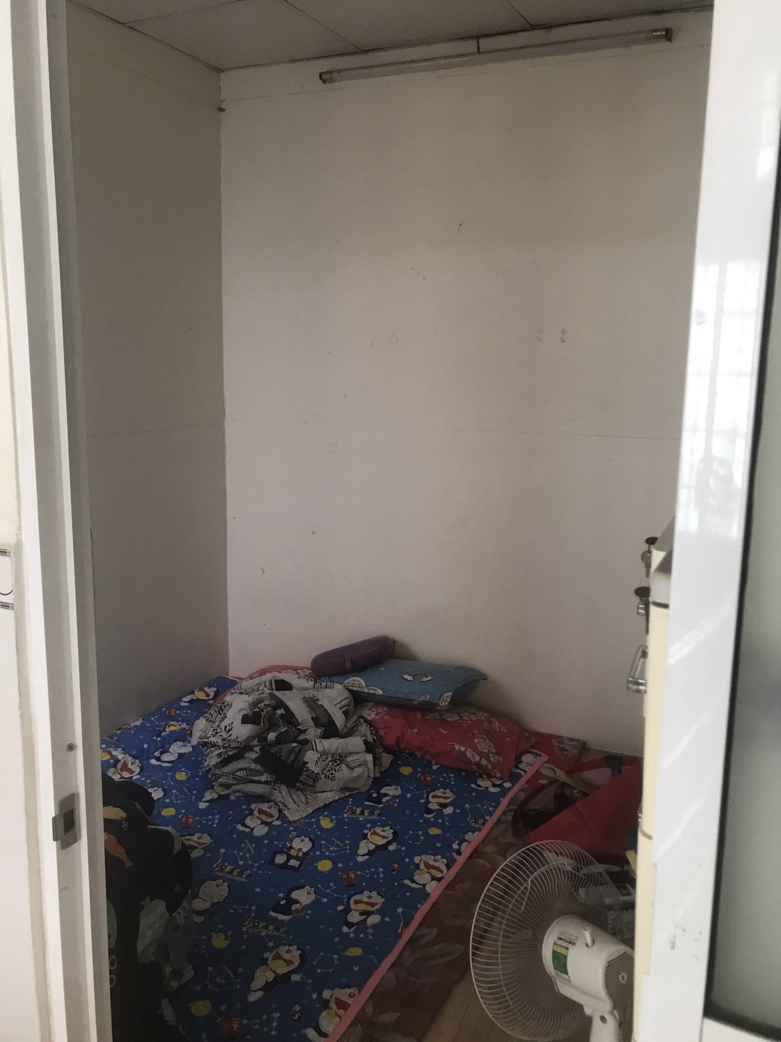 BÁN GẤP Võ Văn Kiệt 3 tỷ Quận 1 Hồ Chí Minh -NHÀ 2 TẦNG QUẬN 1- diện tích đất 16.5 m2, ngang 4,5m - Ảnh 3