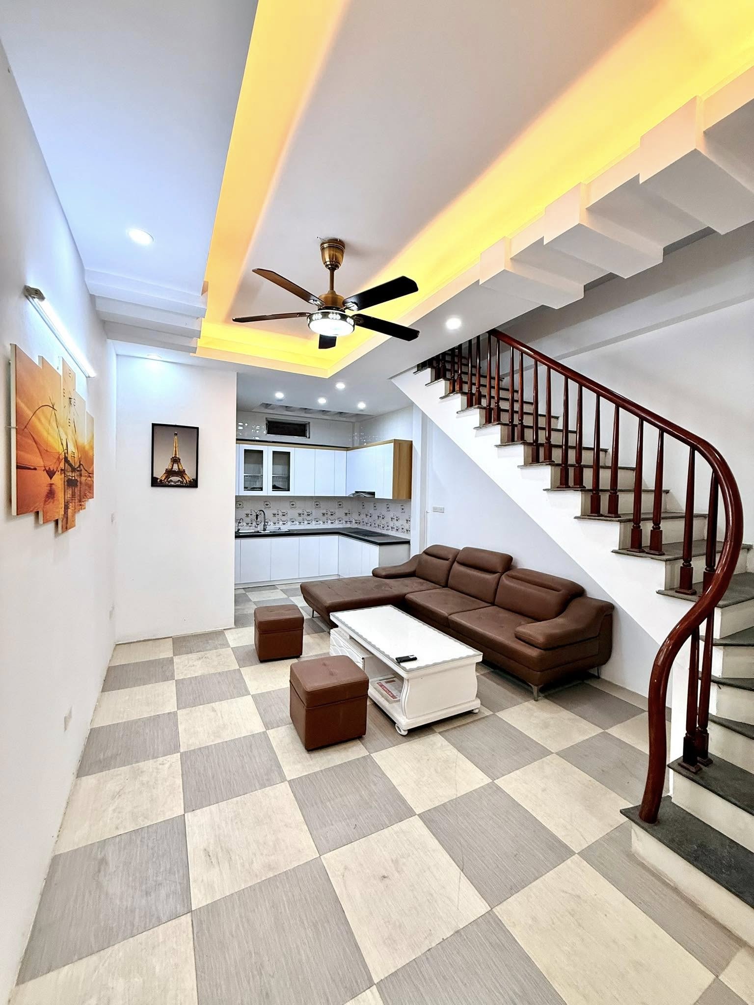 Bán hoa hậu mặt ngõ lớn phân lô 62m2 giá 16.5 tỷ ô tô tránh, kinh doanh tại Chùa Bộc Đống Đa - Ảnh chính