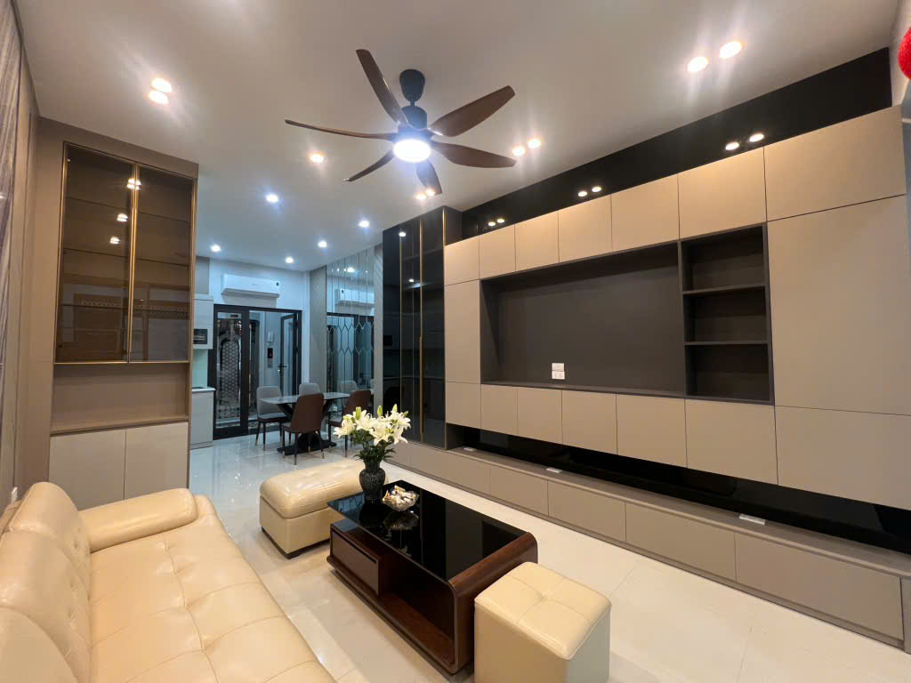 NHÀ MỚI CÒN MÙI SƠN LÕI BỒ ĐỀ 55M, 5T, MT4M, THANG MÁY, NỘI THẤT ĐẸP XỊN, AN SINH ĐỈNH. - Ảnh 2