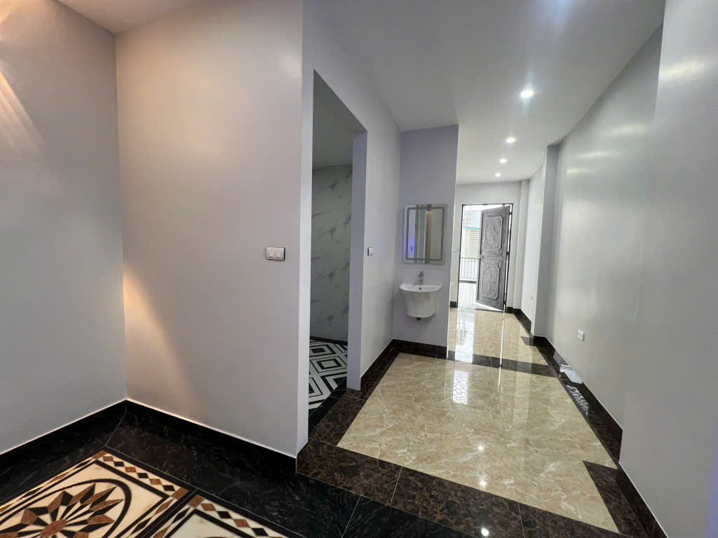 NHÀ MỚI CÒN MÙI SƠN LÕI BỒ ĐỀ 55M, 5T, MT4M, THANG MÁY, NỘI THẤT ĐẸP XỊN, AN SINH ĐỈNH. - Ảnh 4