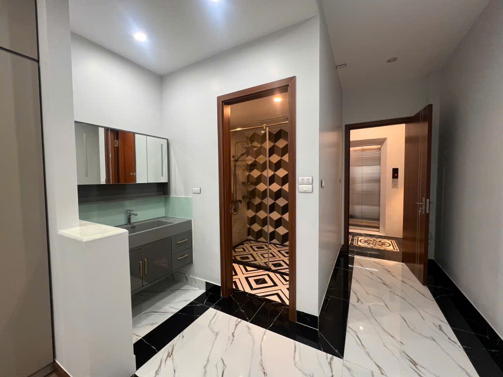 NHÀ MỚI CÒN MÙI SƠN LÕI LÂM HẠ 55M, 5T, MT4M, THANG MÁY, NỘI THẤT ĐẸP XỊN, AN SINH ĐỈNH. - Ảnh chính