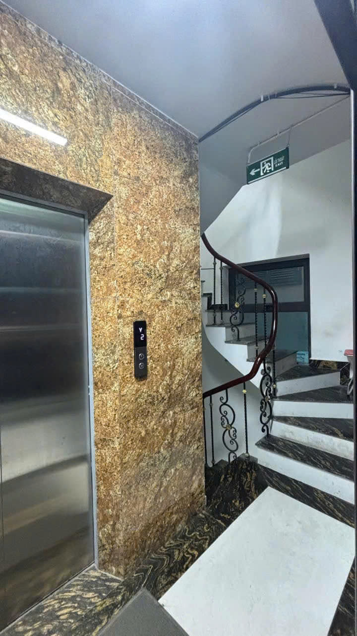 BÁN TÒA NHÀ MẶT PHỐ - VIEW HỒ BA MẪU - 183M² x 10T THANG MÁY- VỈA HÈ RỘNG - GIÁ 115 TỶ - Ảnh 3