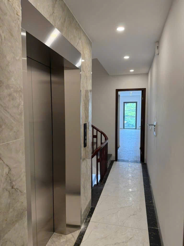 BÁN NHÀ NGÔ GIA TỰ, LONG BIÊN, NHÀ MỚI, NGÕ THÔNG Ô TÔ TRÁNH, THANG MÁY, FULL NỘI THẤT, 5 TẦNG. - Ảnh chính