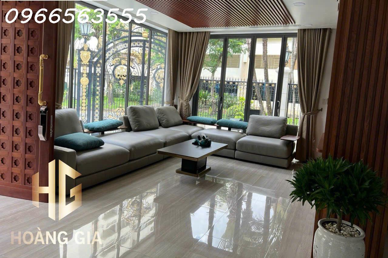 Cho thuê biệt thự Phú Mỹ Hưng , có hồ bơi, nhà mới , sang trọng - Ảnh 1