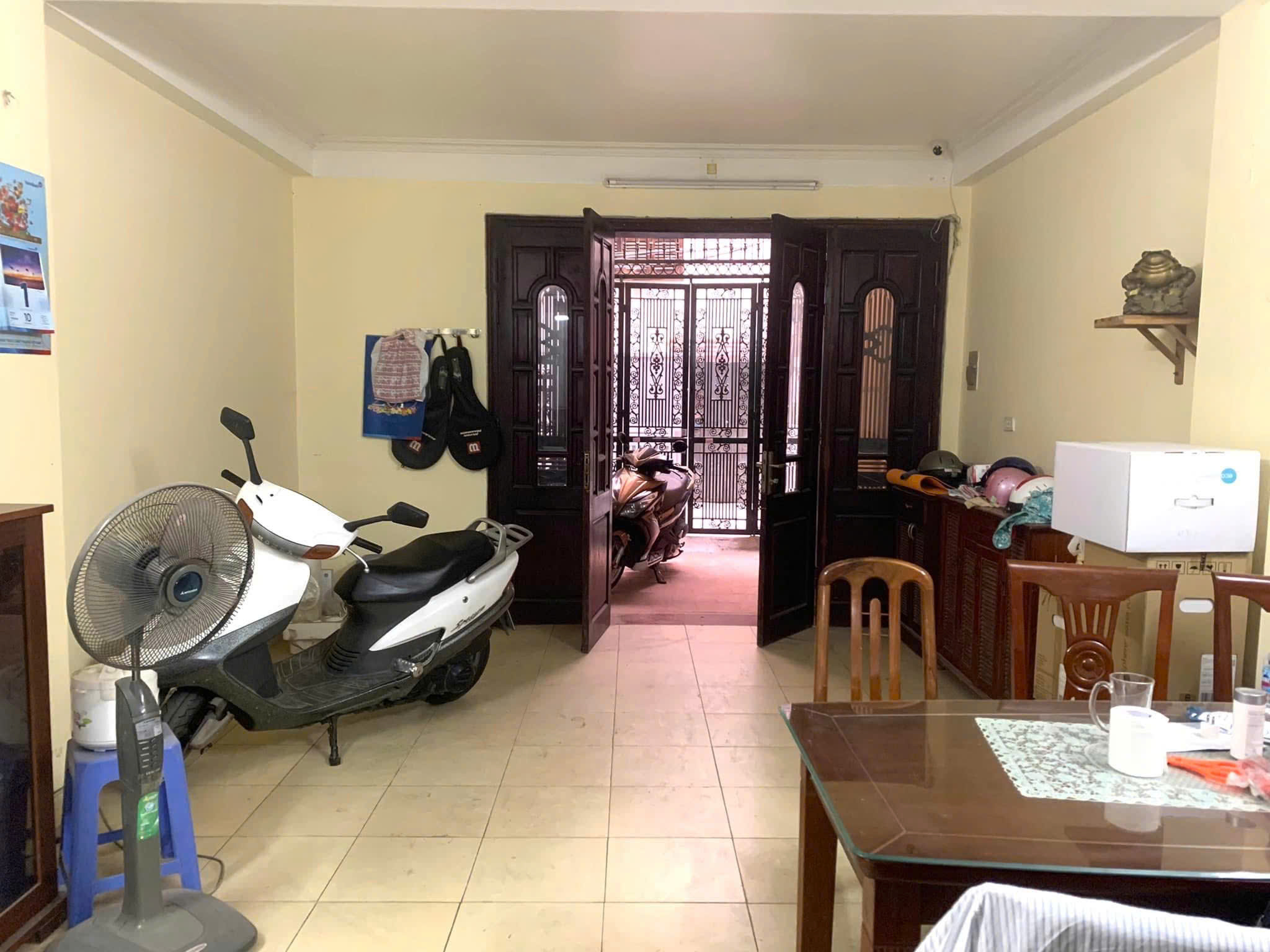 Bán Nhà Phố Trần Duy Hưng Ngõ To Ô Tô Gần Phố DT 65m2 5 tầng MT 4.2m Giá 21.8 tỷ - Ảnh chính