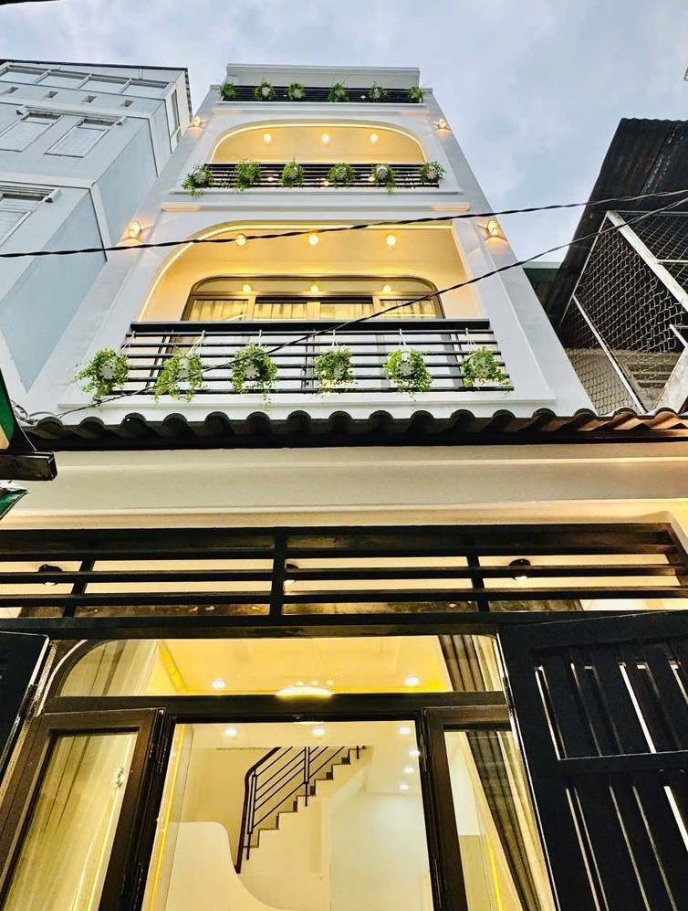 SIÊU PHẨM sát HẺM XE HƠI, DTSD 90m2, 5 tầng 3PN, 5.x tỷ - Ảnh chính