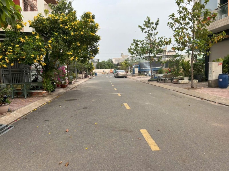 Bán nhà 3 TẦNG ĐẸP Dĩ An,đường nhựa 7m thông thoáng,gần ĐHQG TPHCM - Ảnh 4