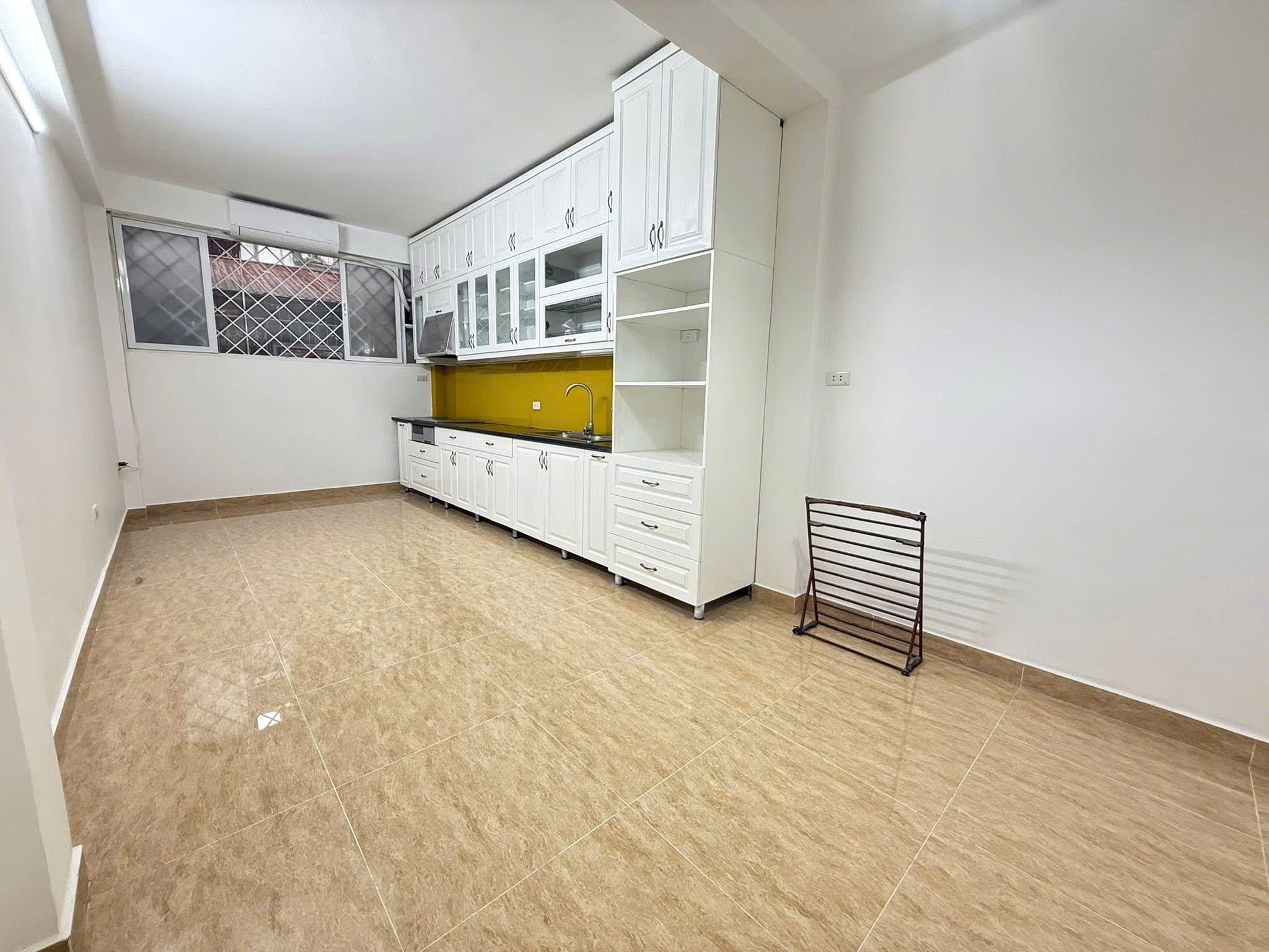 NHÀ ĐÀO TẤN - DÂN XÂY- NGÕ THÔNG - DT 44m2 4 tầng Mặt Tiền 3.3m Giá 13.85 tỷ - Ảnh 4