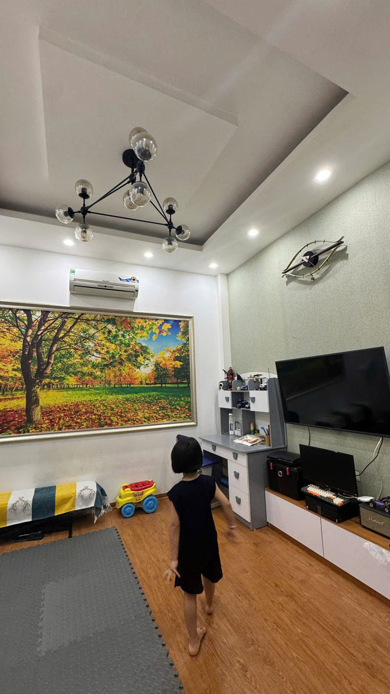 c Bán căn góc 45,5m2 nhà 4 tầng tổ 7 Giang Biên. Gần trường chợ và hồ điều hòa - Ảnh 1