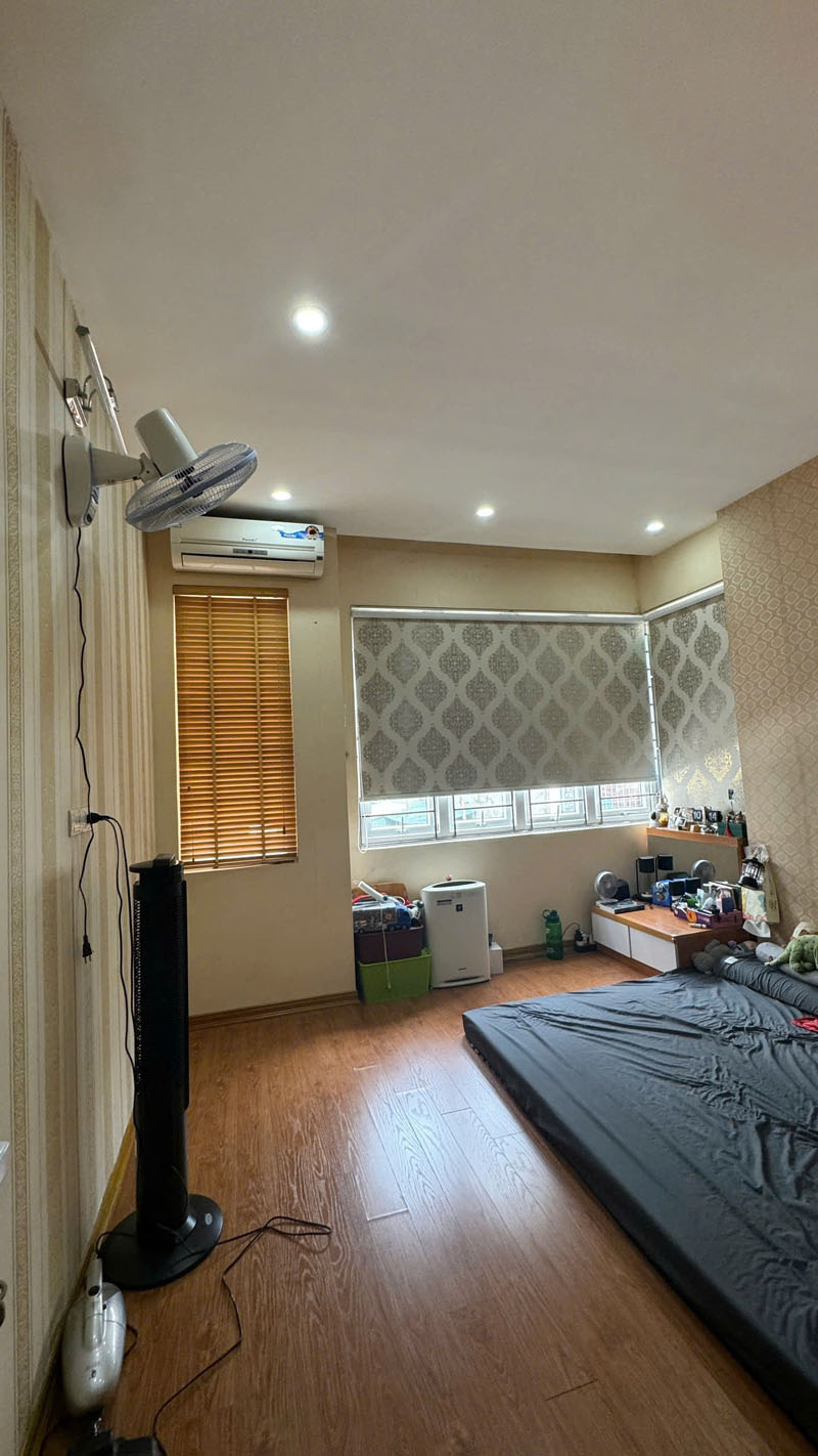 c Bán căn góc 45,5m2 nhà 4 tầng tổ 7 Giang Biên. Gần trường chợ và hồ điều hòa - Ảnh 3
