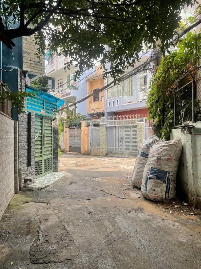 --Bán nhà hẻm xe hơi đường Lạc Long Quân, p10, Tân Bình; (4*12) - 5 tỷ - Ảnh 2