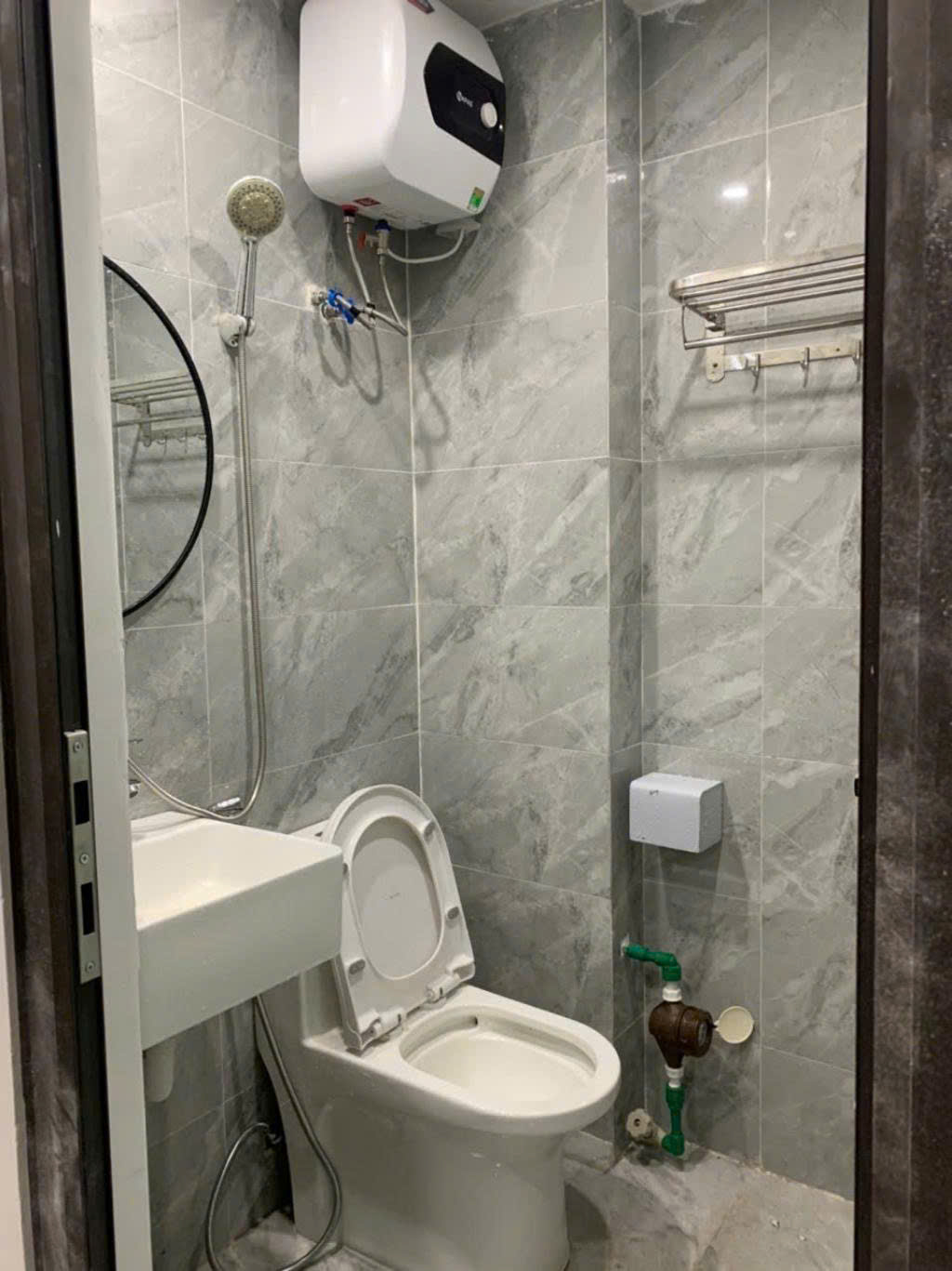 Bán tòa CCMN 8 tầng thang máy - vị trí đắc địa đường Nguyễn Hữu Thọ, Q. Hoàng Mai, MT gần 7m, giá - Ảnh 3
