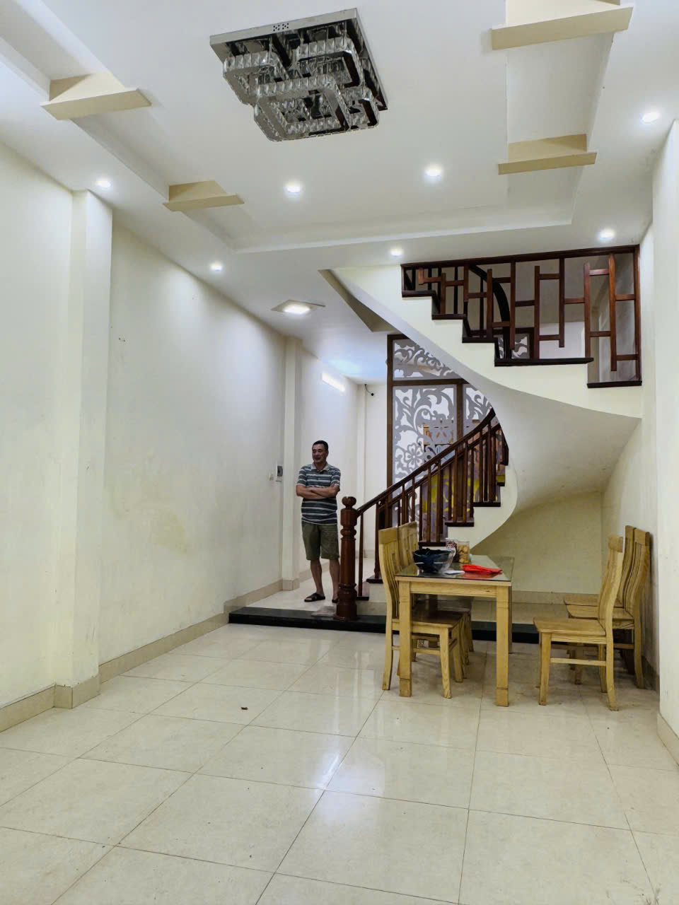 Bán nhà Trần Quốc Hoàn 45,m 6T, MT3,7m , giá 18.5 tỷ Cầu Giấy - Ảnh 3