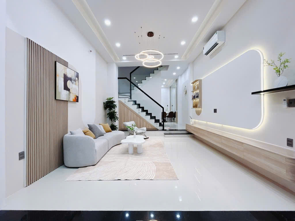 Xe hơi ngũ trong nhà Ngang 4.2 dài 15- 4 tấm hơn 100 triệu Q7 - Ảnh 1