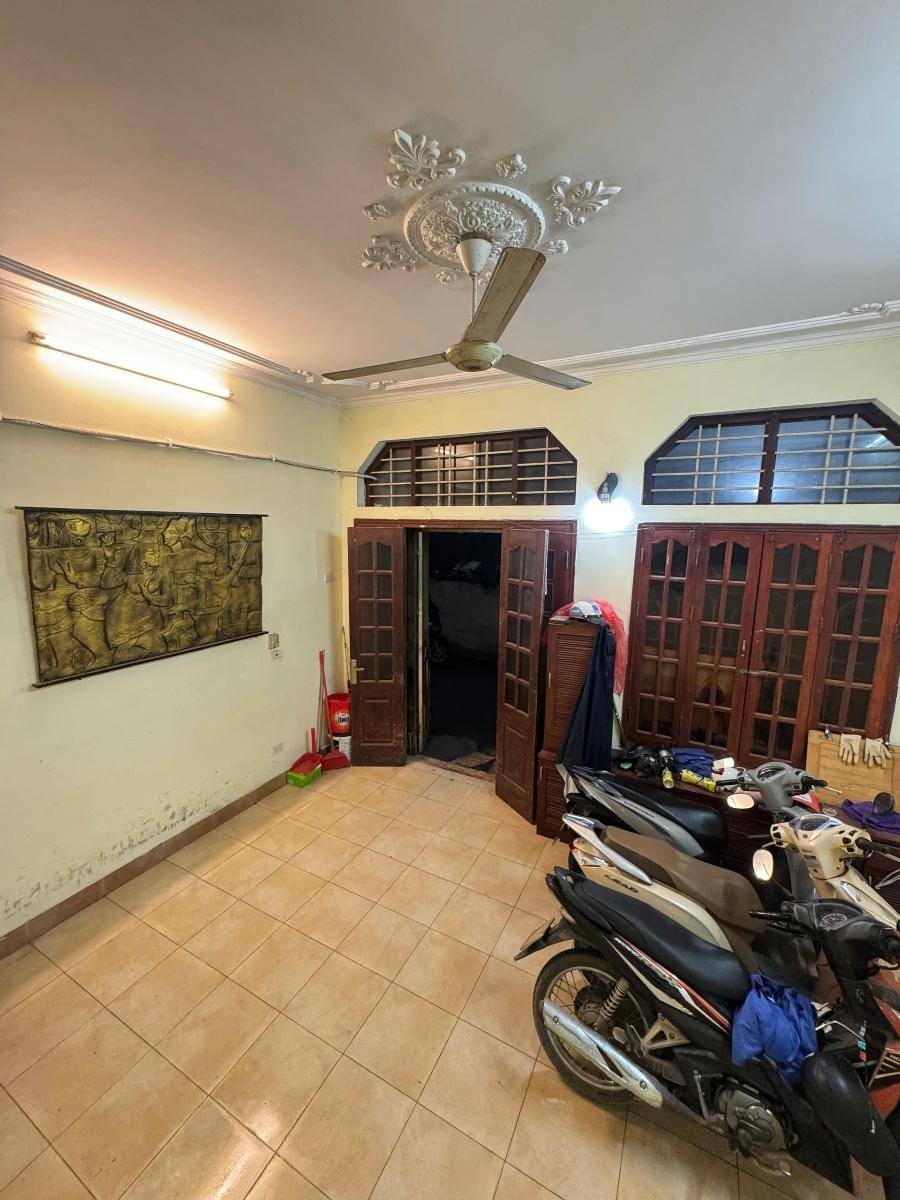 [SIÊU HIẾM-GIÁ HỢP LÝ] Bán nhà Hoàng Cầu 49m, 5Tầng,MT 5m 12.5 Tỷ,Sổ vuông vắn - Ảnh 2