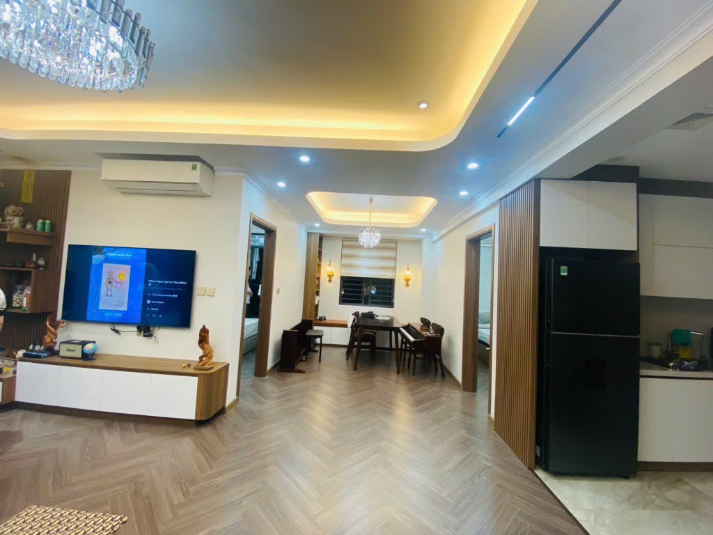 Bán căn CC Nam Trung Yên - Cầu Giấy - HN. FULL nội thất. Giá 5.25Tỷ. DT: 68.9m2 - Ảnh chính