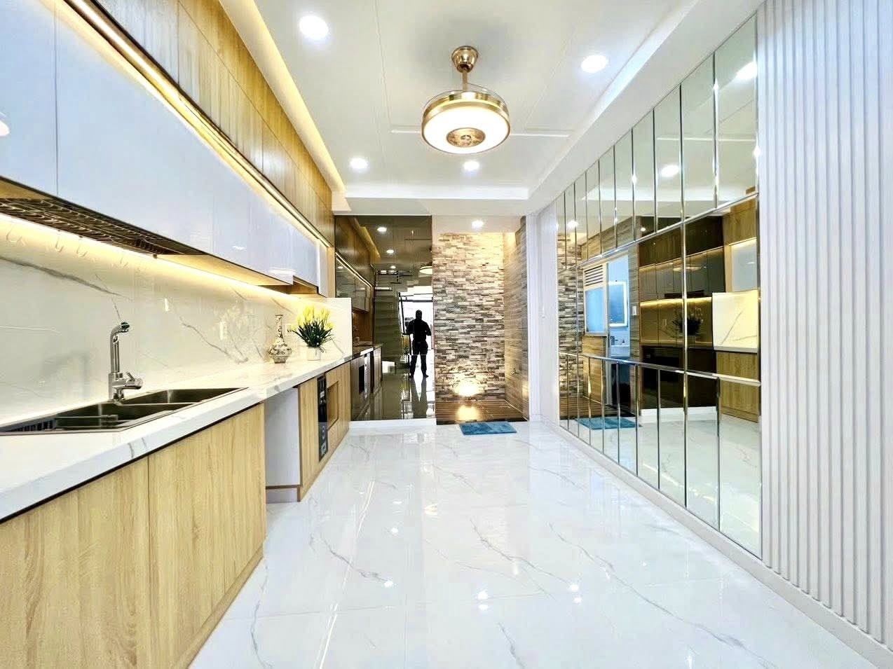 70m2, BÁN NHÀ 5 TẦNG, MT NGUYỄN DUY CUNG, P12 GV, NHỈNH 8 TỶ - Ảnh 1