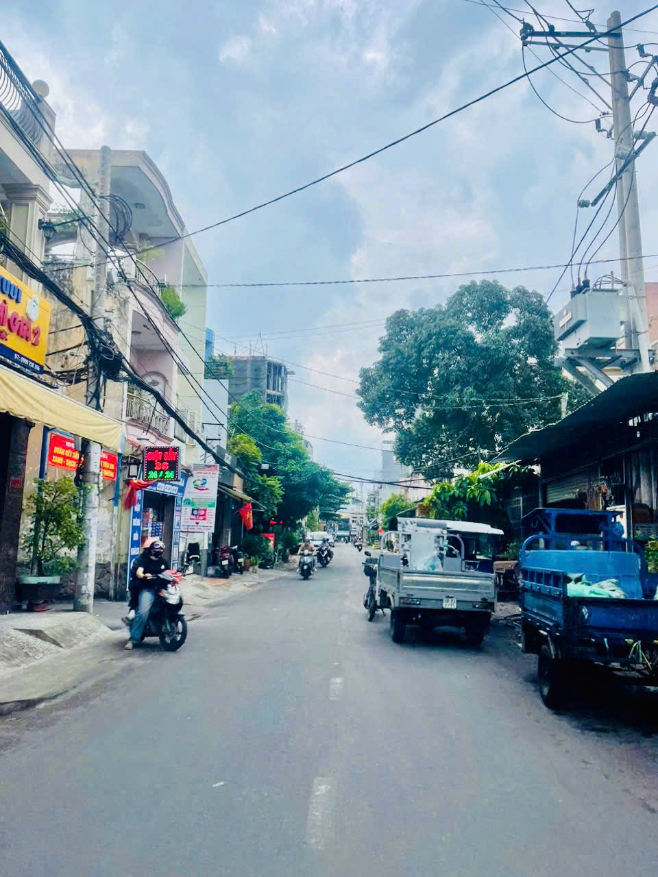 Bán nhà hẻm 8m Phan Huy Ích, gần Emart Gò Vấp, ngang 4m, 3 tầng, chỉnh 6 tỷ nhỉnh - Ảnh chính