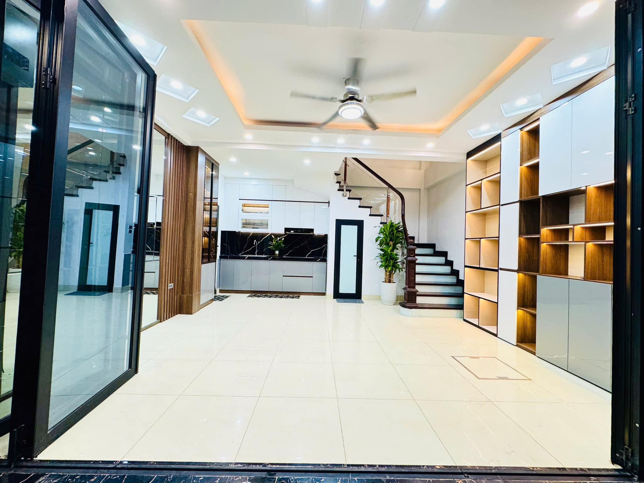 Bán nhà phố Lê Trọng Tấn 35m2, 5T đẹp long lanh , Gara ô tô tránh hiếm Thanh Xuân - Ảnh 3