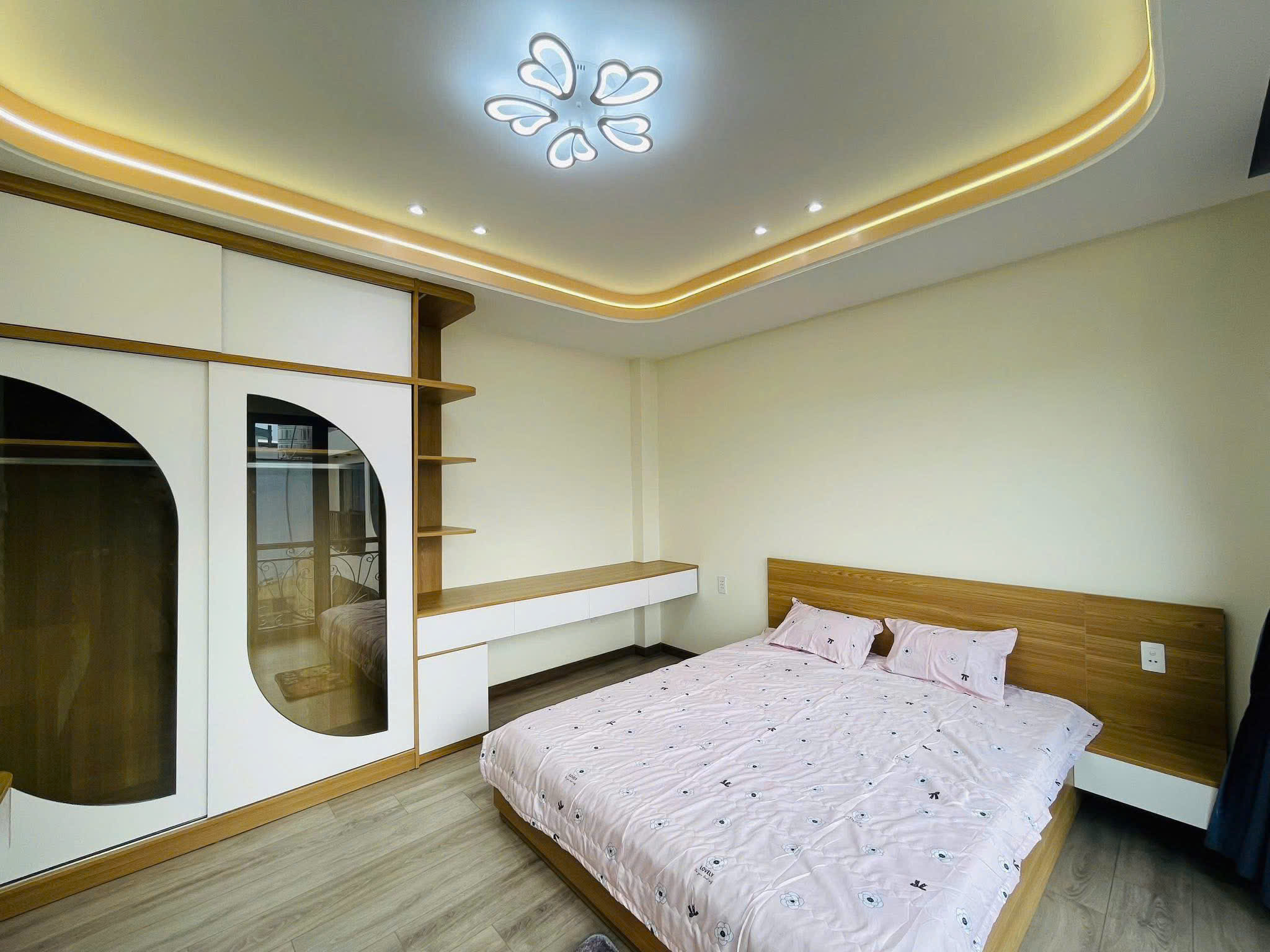 Bán nhà Thống Nhất, 4 phòng ngủ, sân thượng, ngang 4,6m, chỉ 5 tỷ xíu - Ảnh 2