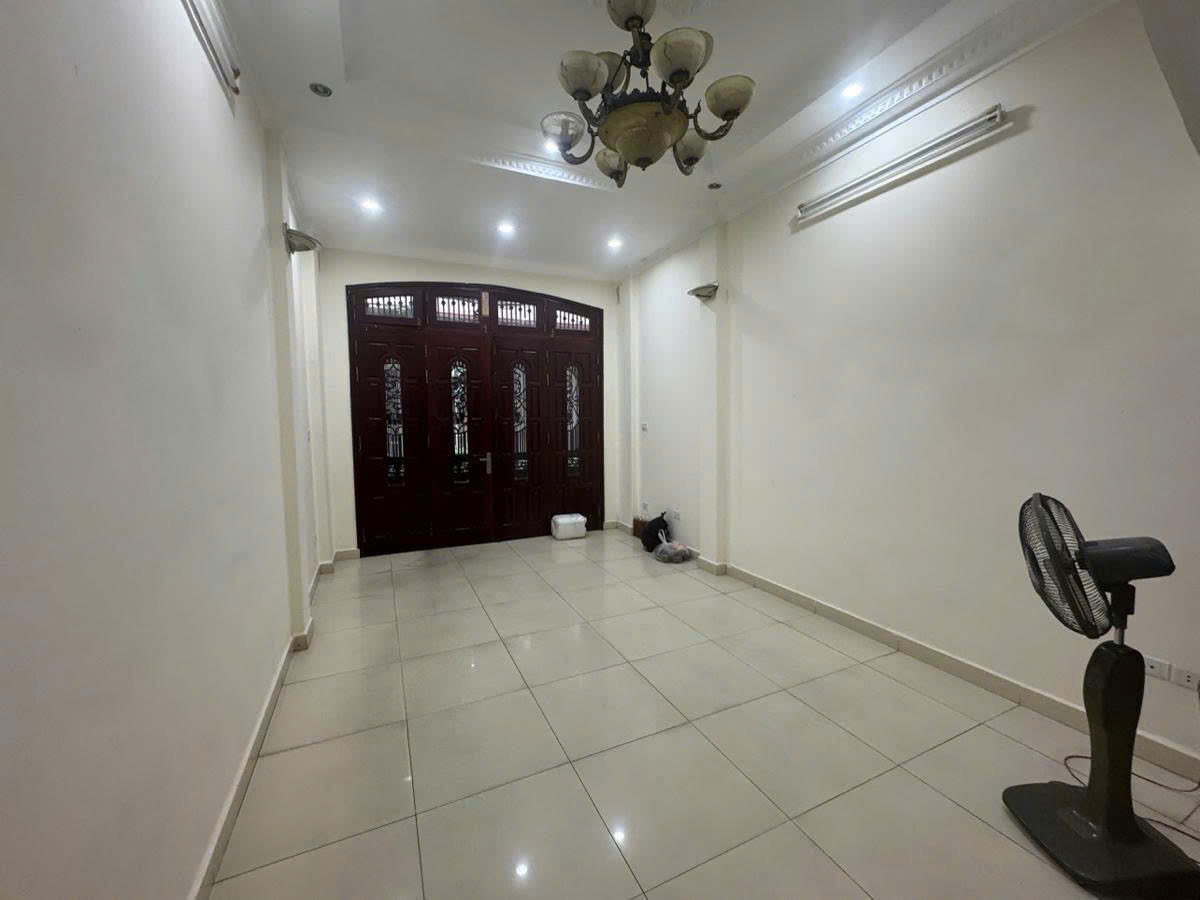 PL NGUYỄN CHÍ THANH - Ô TÔ ĐỖ CỬA - KINH DOANH - 39m2 5 tầng MT 3.7m Giá 19.8 tỷ - Ảnh chính