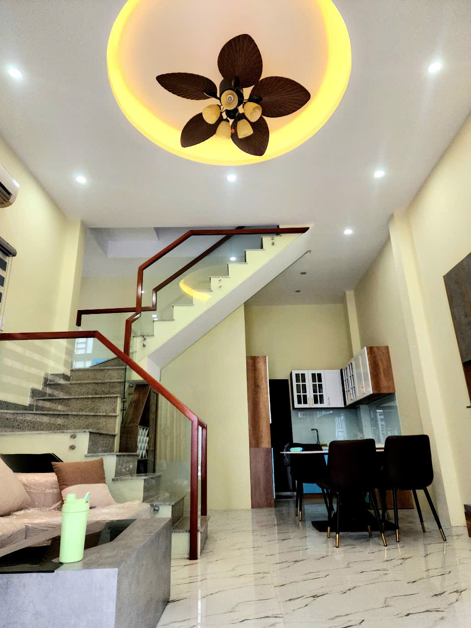 Bán nhà 66.5m2 căn góc 2 mặt hẻm thông thoáng 184 Âu Dương Lân P3 Q8 - Ảnh 1