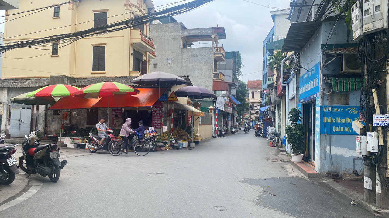 CẦN BÁN NHÀ DÂN XÂY BỒ ĐỀ - LONG BIÊN 31M, 4T, MT3.2M, NHỈNH 5 TỶ, LÔ GÓC,THOÁNG,NGÕ THÔNG - Ảnh 2