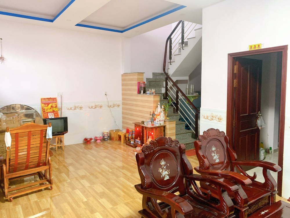 Bán nhà 4 Tầng Đông Hòa ngang Khủng hoảng 7m,SHR hoàn công,đường xe hơi - Ảnh 2