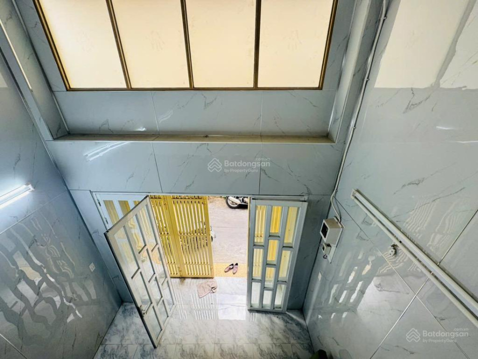Nhà bán sát Châu Văn Liêm, quận 5, một bước ra mặt tiền, 5 tầng, 6 phòng, SD: 139m2, chỉ 7.2 tỷ. - Ảnh 1