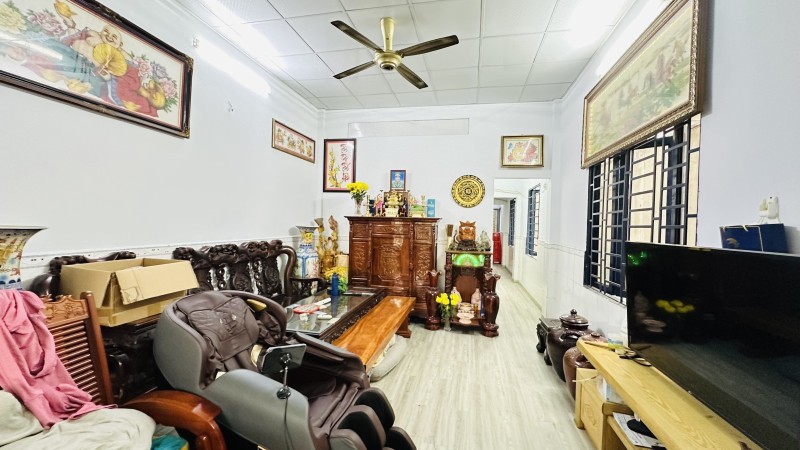 Bán nhà MẶT TIỀN kinh doanh,khu vực sầm uất bậc nhất Dĩ An - Ảnh chính