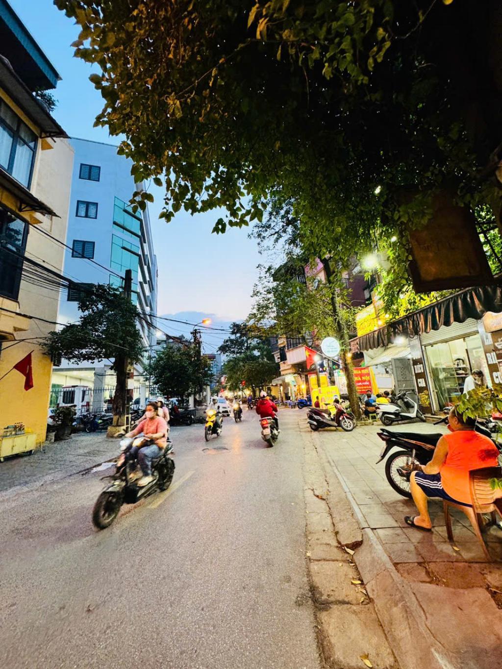 CHỦ CẦN BÁN GẤP MẶT PHỐ HỒNG MAI – GIẢM HƠN 1 TỶ – GIÁ CHỈ 22 TỶ- HAI THOÁNG – KINH DOANH - Ảnh chính