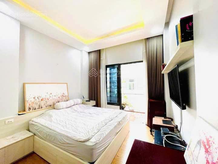 NHÀ 60M2, 3 TẦNG,HẺM XE HƠI 8M GẦN CẦU CHÀ VÀ QUẬN 8, TẶNG FULL NỘI THẤT, NHỈNH 6 TỶ - Ảnh 1