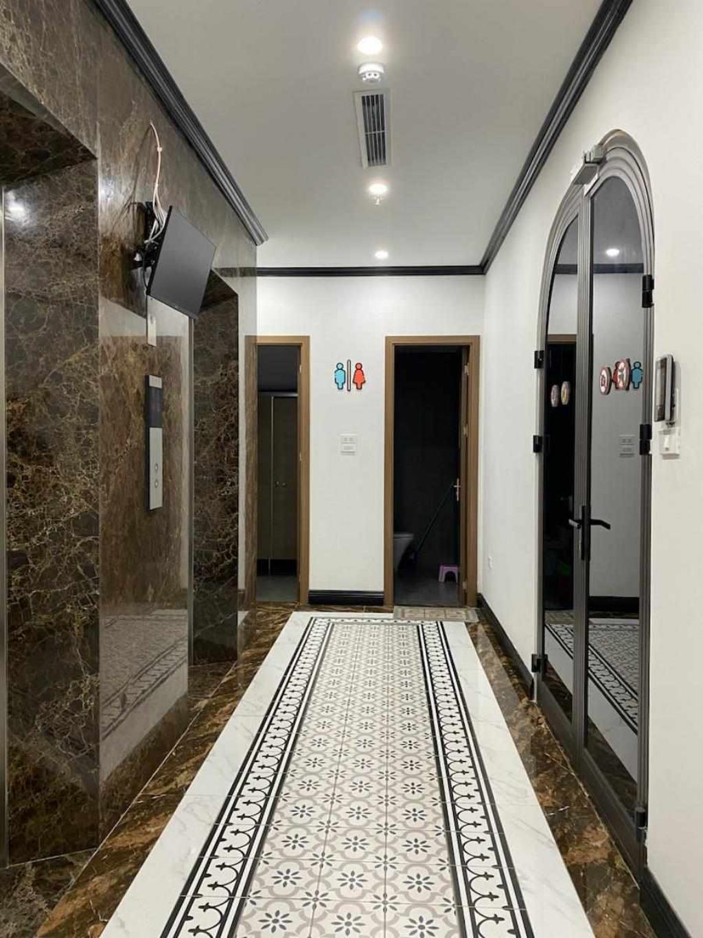 (Tin thật 100%) Bán tòa nhà VP 3 mặt tiền ô tô tránh 186m2 x 8T tại phố Trần Thái Tông - Cầu Giấy - Ảnh 1