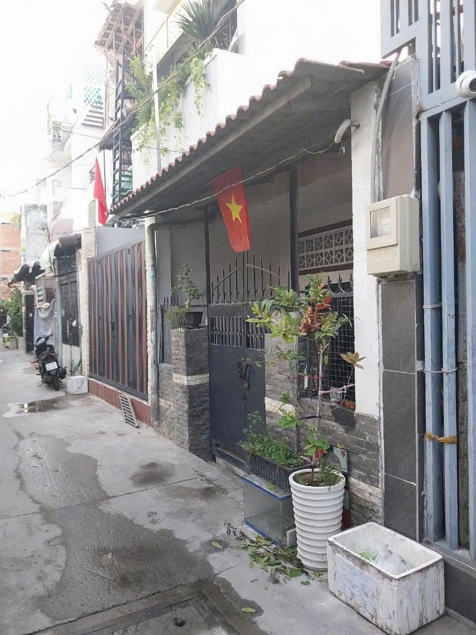 --Bán nhà HXH Lạc Long Quân, phường 8 Tân Bình; 4 x 11; chỉ hơn 5 tỷ - Ảnh 2