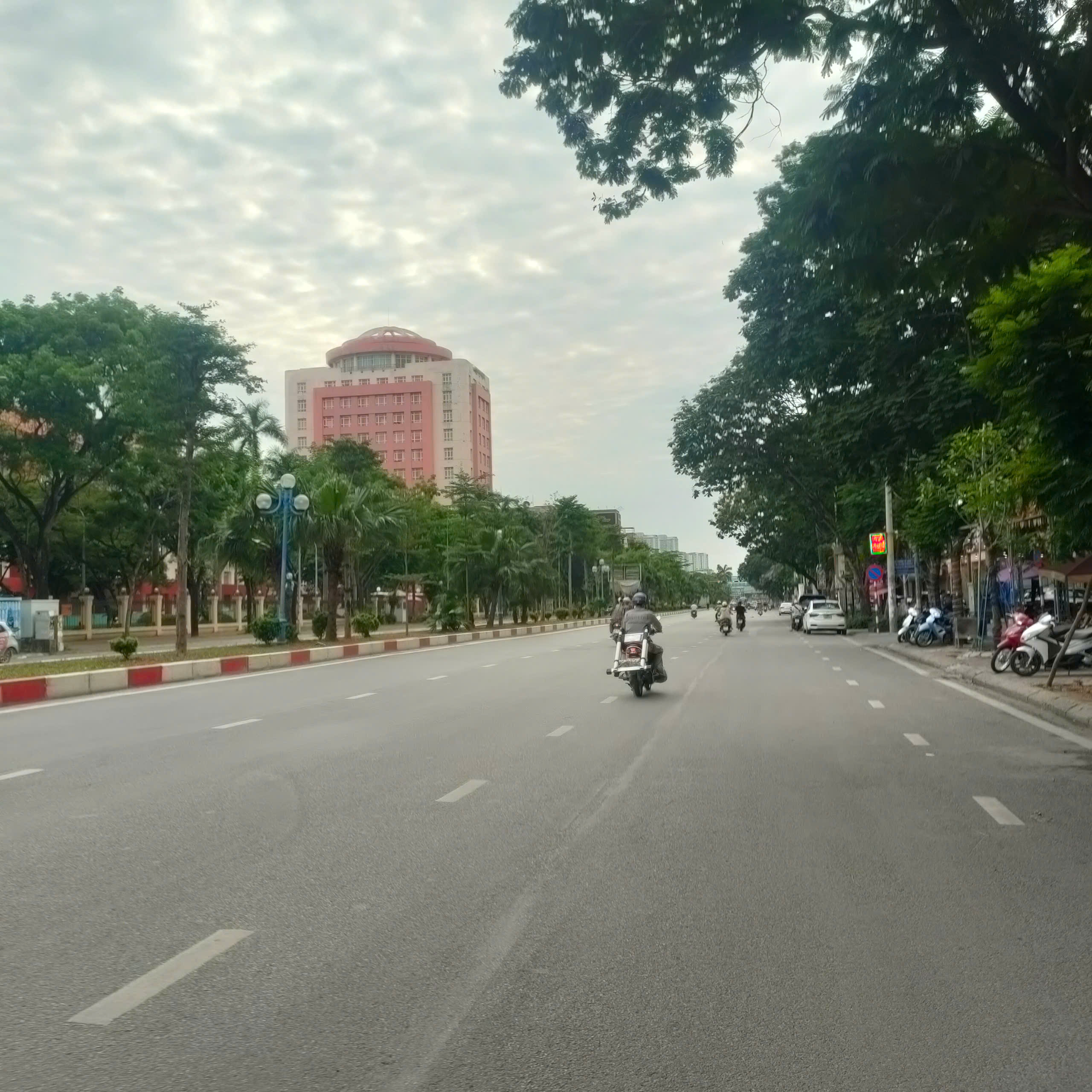 BÁN NHÀ HOÀNG QUỐC VIỆT, PHÂN LÔ, ÔTÔ TRÁNH, KINH DOANH, LÔ GÓC 58M2 CHỈ 16 TỶ - Ảnh 4