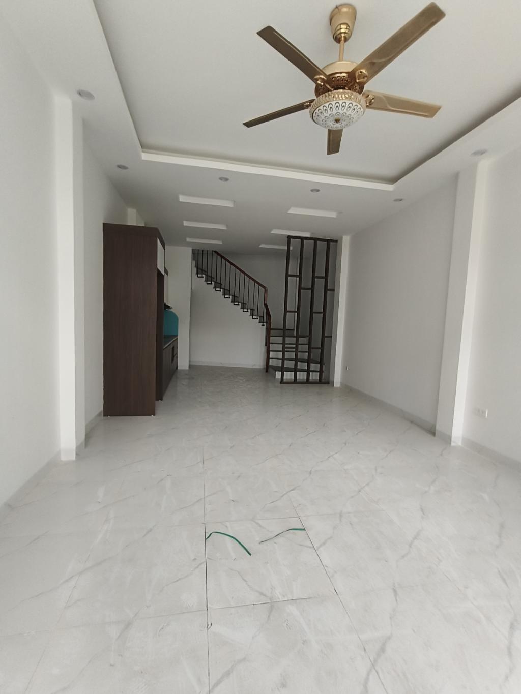 NHÀ ĐẸP-ĐỊNH CÔNG-GẦN HỒ-THIẾT KẾ ĐẸP-NGÕ THÔNG 32M-5T-4PN GIÁ 5,33 TỶ - Ảnh 1
