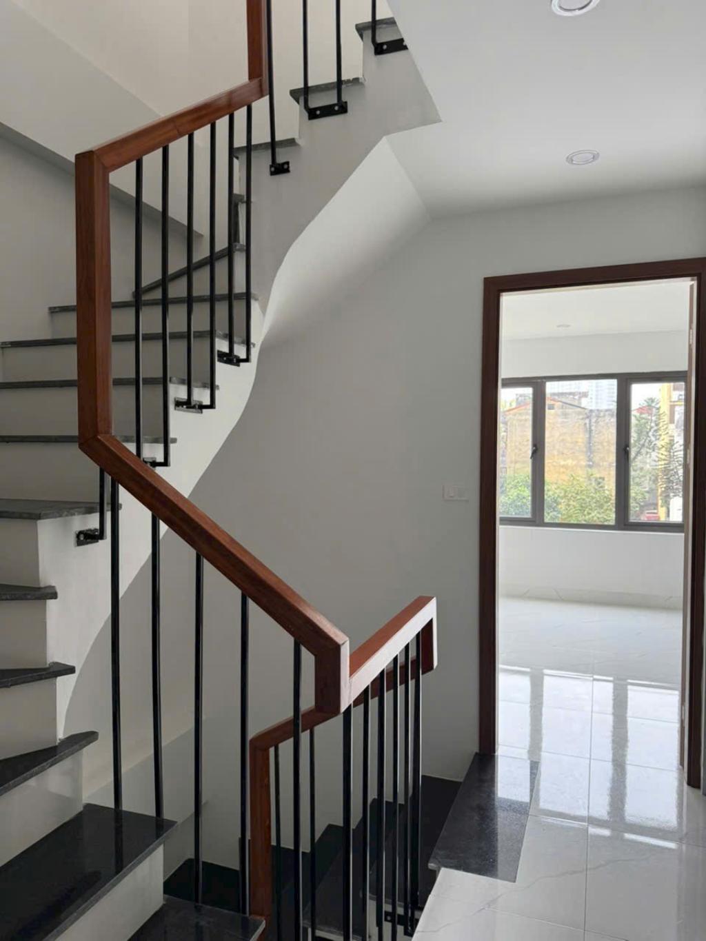 NHÀ ĐẸP-ĐỊNH CÔNG-GẦN HỒ-THIẾT KẾ ĐẸP-NGÕ THÔNG 32M-5T-4PN GIÁ 5,33 TỶ - Ảnh 2