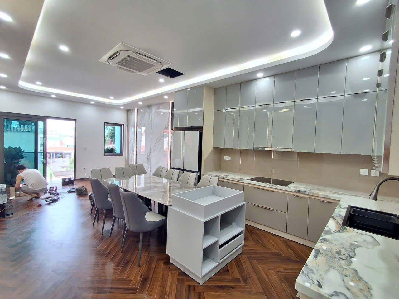 GẤP GẤP - CHỦ GỬI BÁN GẤP NHÀ BỒ ĐỀ - MẶT NGÕ THÔNG KINH DOANH - 75M2 - 6 TẦNG FULL NỘI THẤT - - Ảnh 2