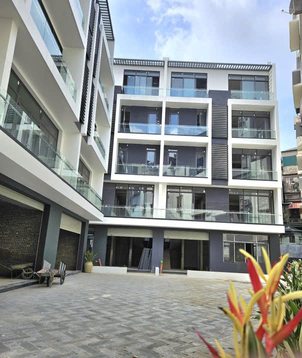 BÁN BIỆT THỰ KHU HUỲNH THÚC KHÁNG - 136M² x 5 TẦNG - 3 THOÁNG - AN SINH ĐỈNH - GIÁ 55.5 TỶ - Ảnh chính
